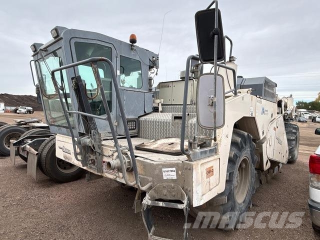 Wirtgen WR2400 Pinnasetihendajad