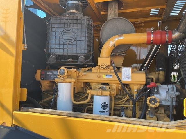 XCMG LW700HV لوادر بعجل