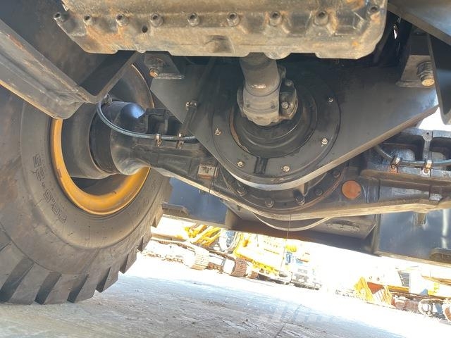 XCMG LW700HV لوادر بعجل