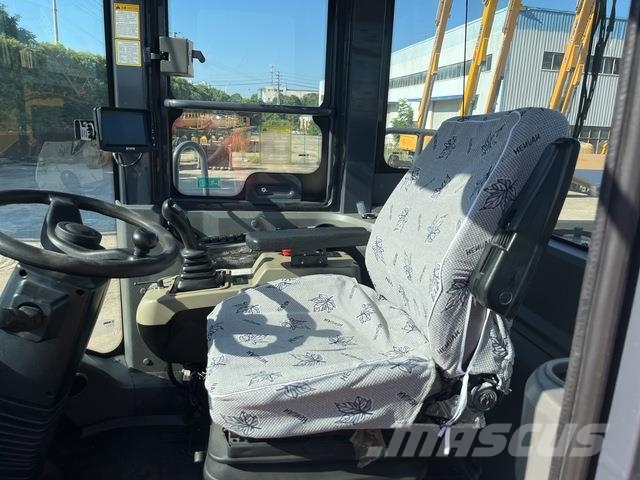 XCMG LW700HV لوادر بعجل