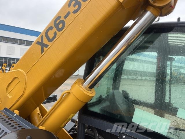 XCMG XC6-3007V テレスコーピックハンドラー