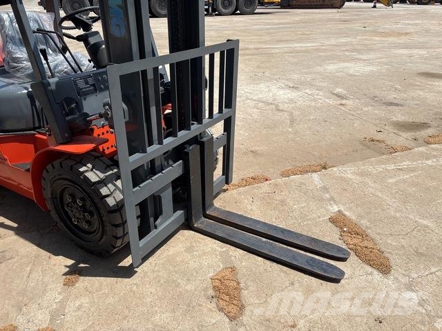XCMG XCB-D35 شاحنات ذات رافعات شوكية - أخرى