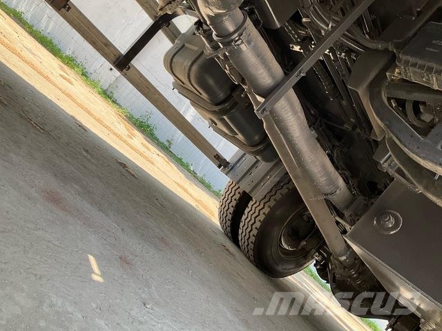 XCMG XCT12L5 Tracked cranes