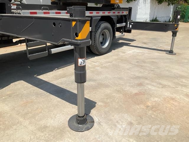 XCMG XCT12L5 Tracked cranes