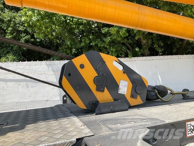 XCMG XCT12L5 Tracked cranes