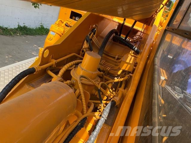 XCMG XCT12L5 Tracked cranes