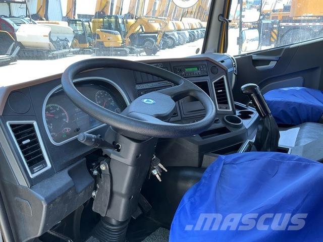 XCMG XCT12L5 Tracked cranes