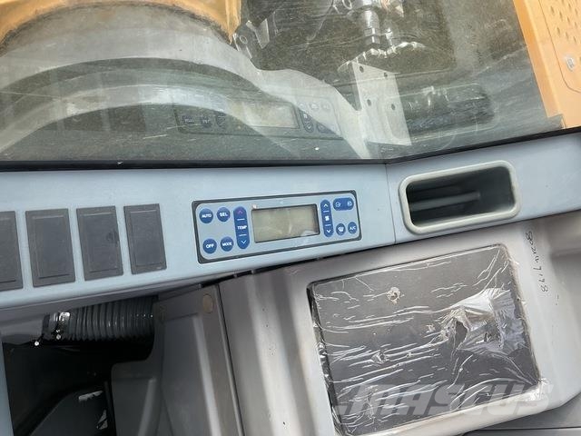 XCMG XE270DK Pásová rýpadla