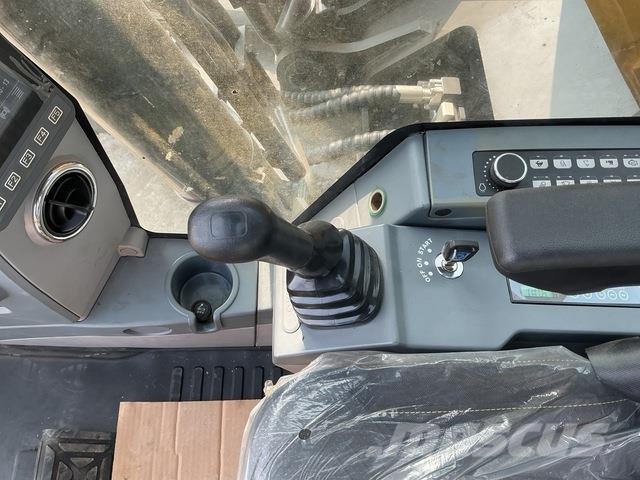 XCMG XE270DK Pásová rýpadla