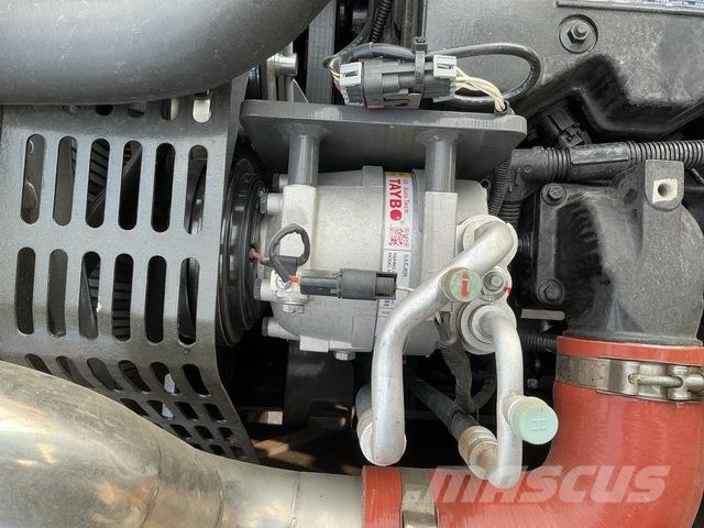 XCMG XE270DK Pásová rýpadla