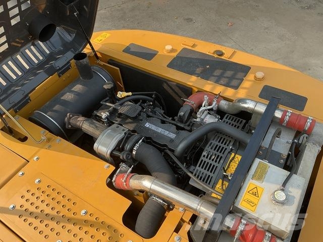 XCMG XE270DK Pásová rýpadla