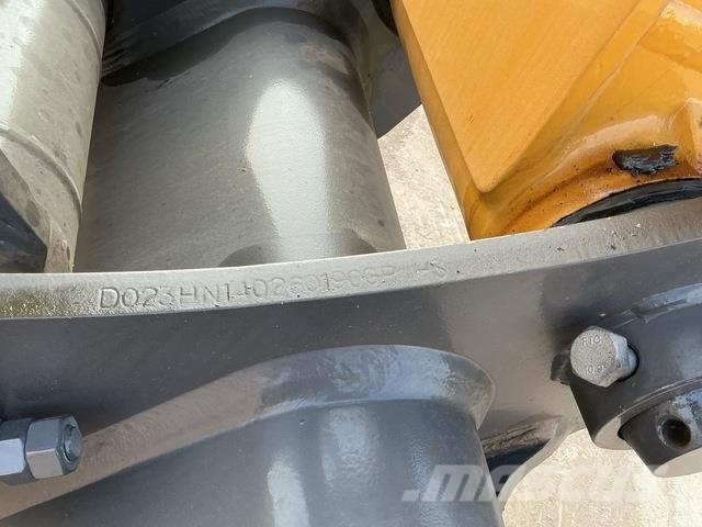 XCMG XE270DK Pásová rýpadla