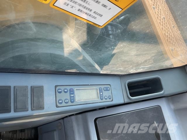 XCMG XE270DK Pásová rýpadla
