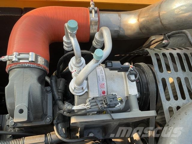 XCMG XE270DK Pásová rýpadla