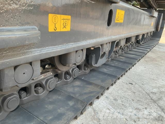 XCMG XE270DK Pásová rýpadla