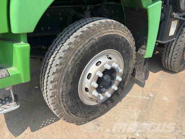 XCMG XGA3310D6NEX Tipper trucks