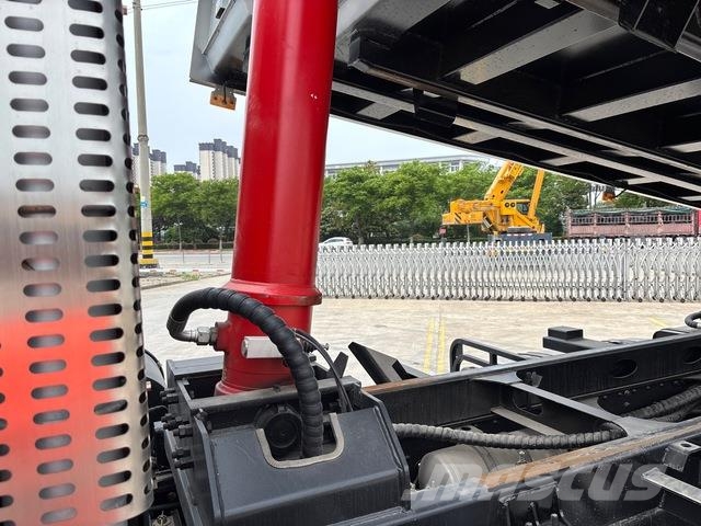 XCMG XGA3315D5WE Tipper trucks