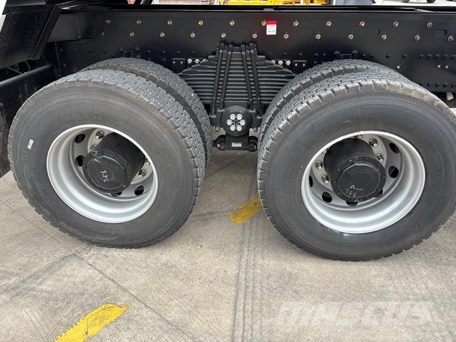 XCMG XGA3315D5WE Tipper trucks