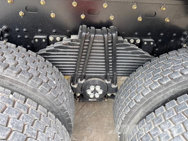 XCMG XGA3315D5WE Tipper trucks