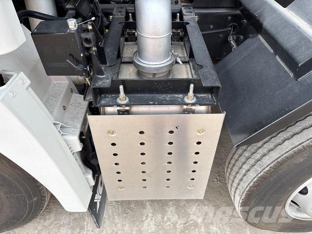 XCMG XGA3315D5WE Tipper trucks