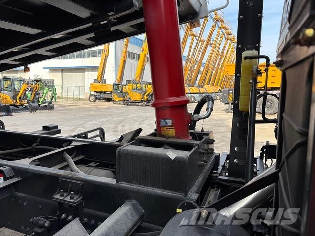 XCMG XGA3315D5WE Tipper trucks
