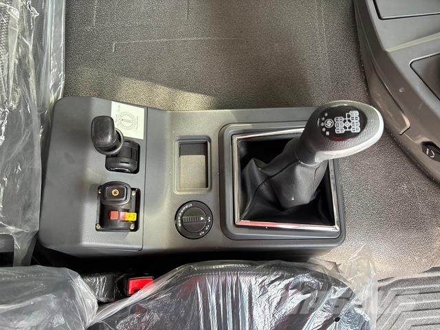 XCMG XGA3315D5WE Tipper trucks
