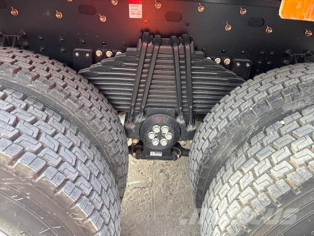 XCMG XGA3315D5WE Tipper trucks