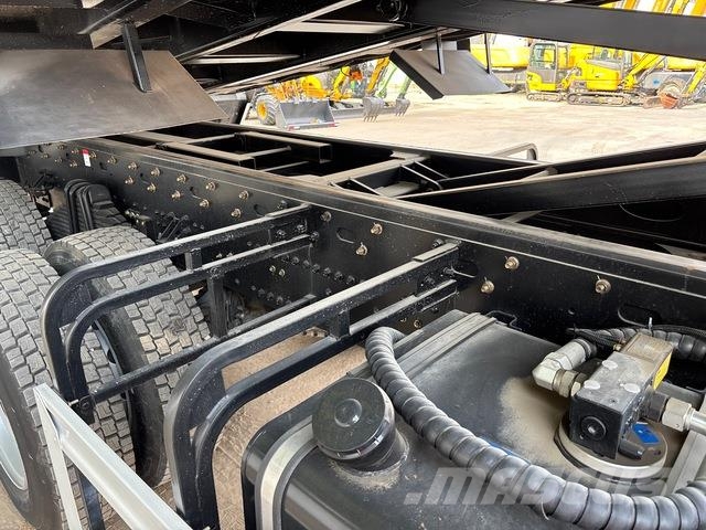 XCMG XGA3315D5WE Tipper trucks