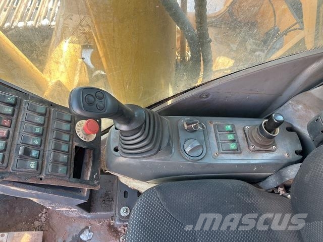 XCMG XR280D クローラドリル