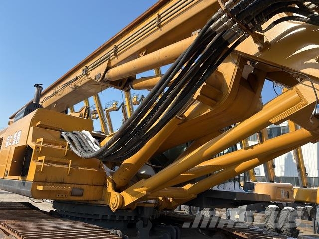 XCMG XR280D クローラドリル