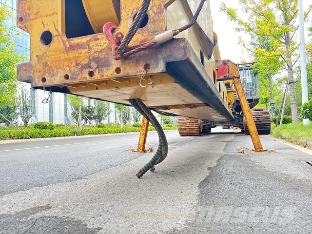 XCMG XR400D クローラドリル