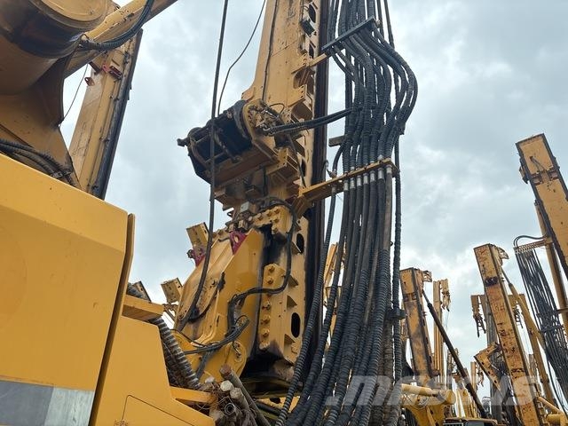 XCMG XR400D クローラドリル