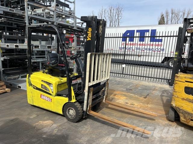 Yale ERP035VT شاحنات ذات رافعات شوكية تعمل بالكهرباء