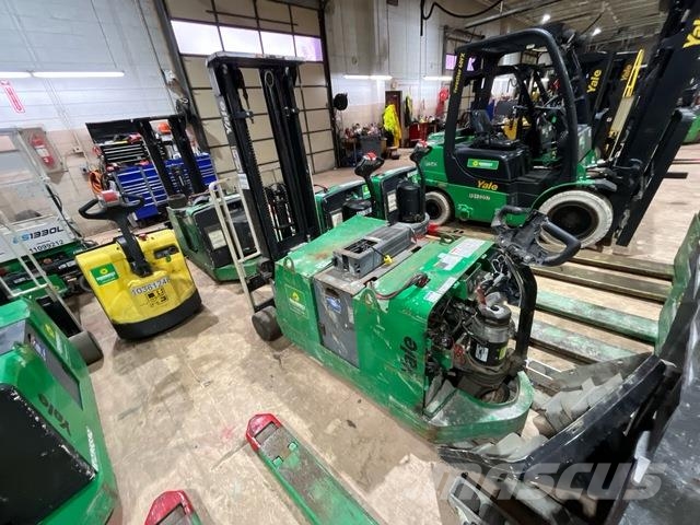 Yale MCW040-E Stand-in stackers
