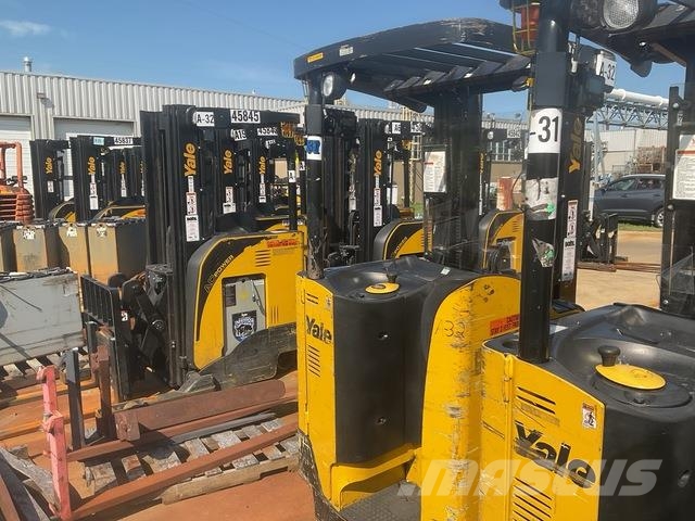 Yale NR035 شاحنات ذات رافعات شوكية تعمل بالكهرباء