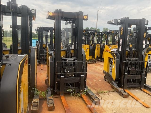 Yale NR035 شاحنات ذات رافعات شوكية تعمل بالكهرباء