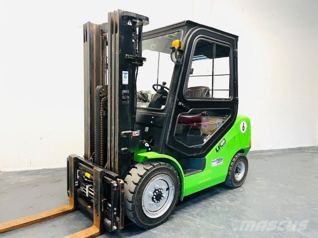 UN Forklift FB35 - Lithium Elektromos targoncák