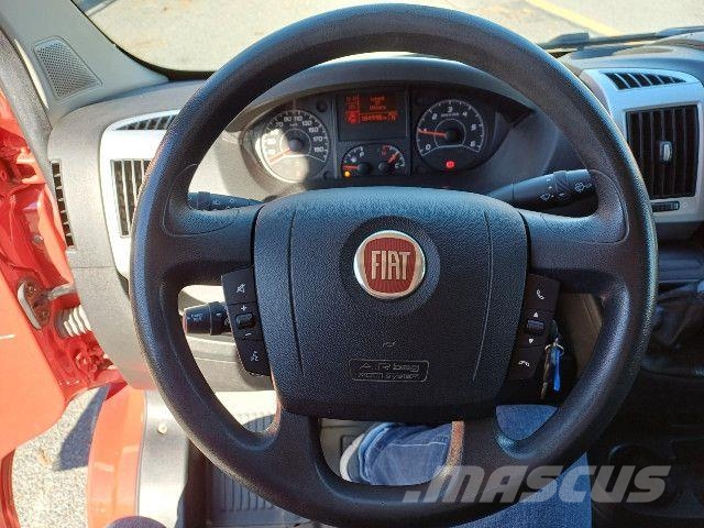 Fiat DUCATO CAMBIO AUTOMATICO Transporterek