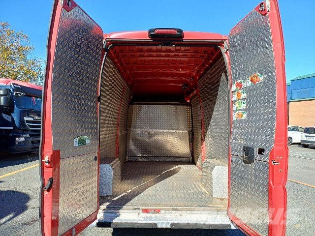 Fiat DUCATO CAMBIO AUTOMATICO Transporterek