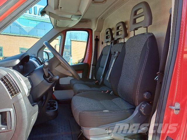 Fiat DUCATO CAMBIO AUTOMATICO Transporterek