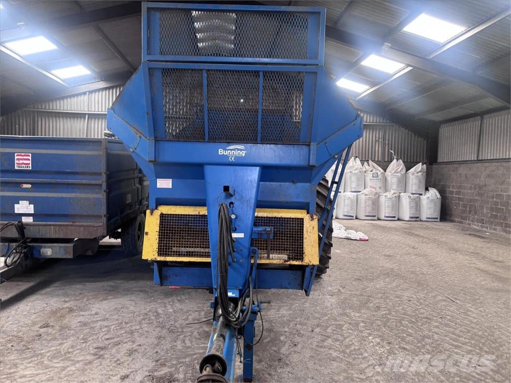 Bunning USED LOWLANDER 105 Rozmetadla chlévské mrvy