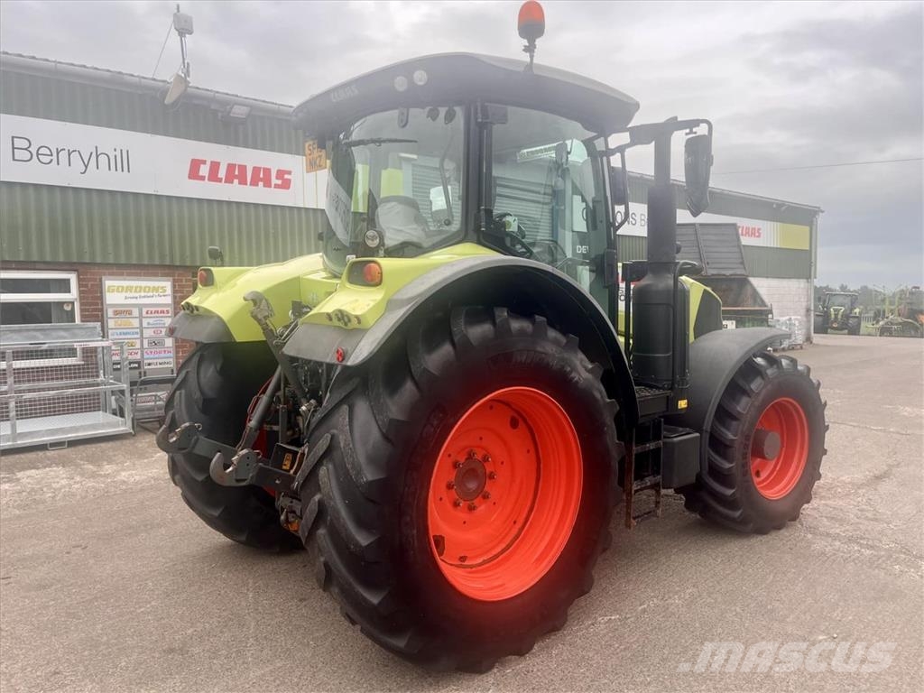 CLAAS 630 CIS+ Tractoren