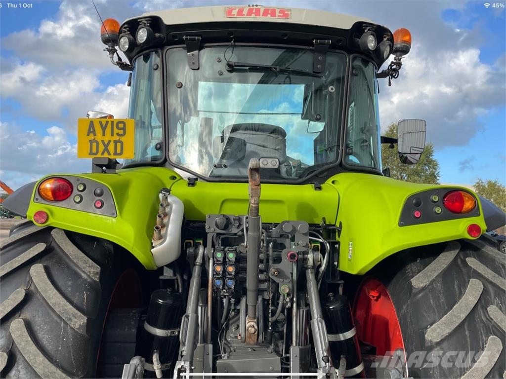 CLAAS ARION 450 Traktori