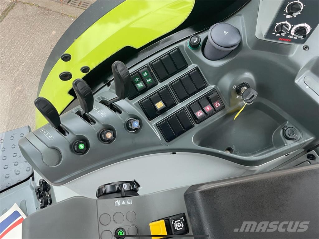 CLAAS ARION 610 Traktori