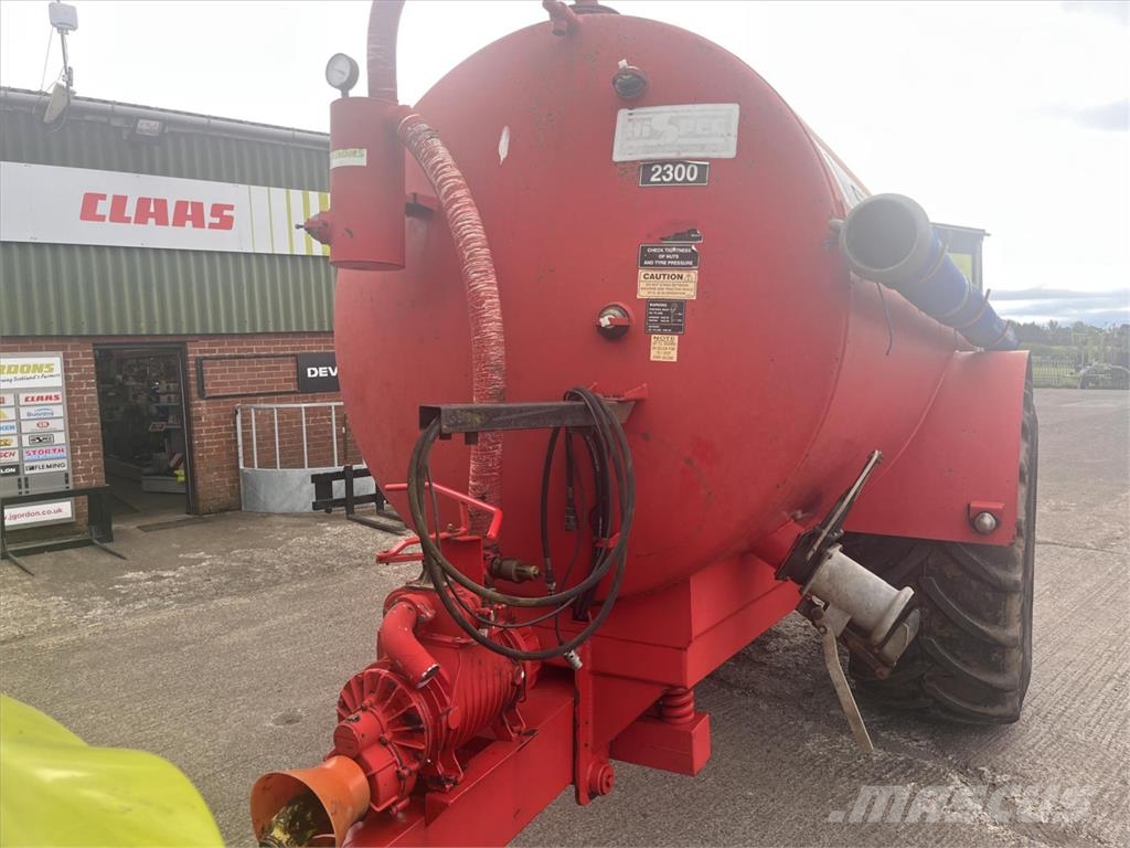 Hi-Spec USED VT 2300G Remolques esparcidores de estiércol