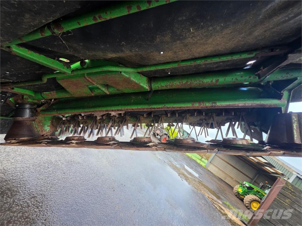 John Deere USED 388 제초기