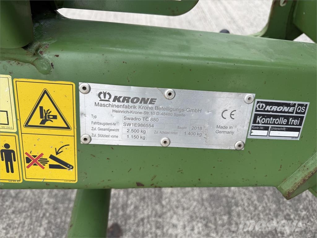 Krone SWADRO T-C880 مكابس وميبسات التبن
