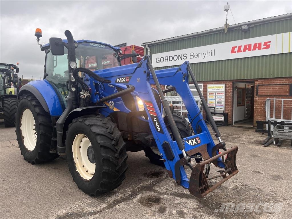 New Holland T5. 120 E/COMM 트랙터