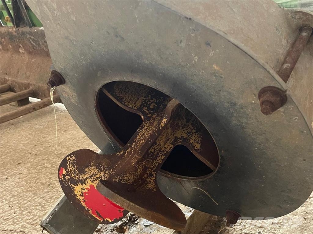 Redrock SUPER 10 SLURRY PUMP 肥料撒布機