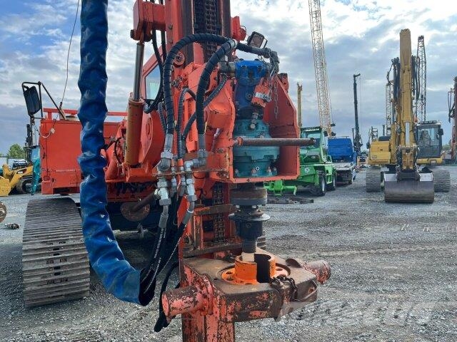 CAT 215DLC Kita